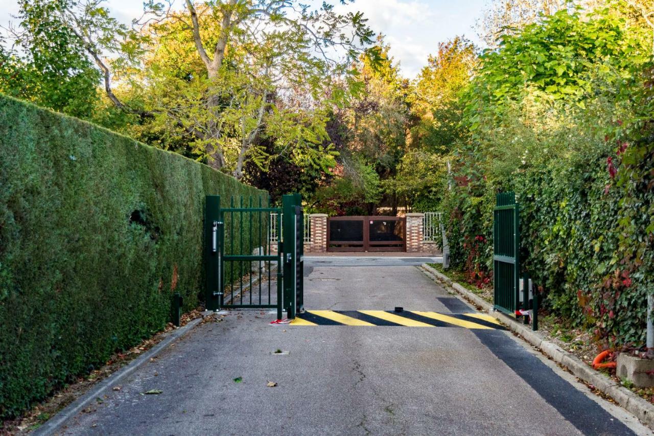 Les Charmes Du Bosquet Parc D'Amour Et Nature Parking Prive Securise Etretat Bagian luar foto